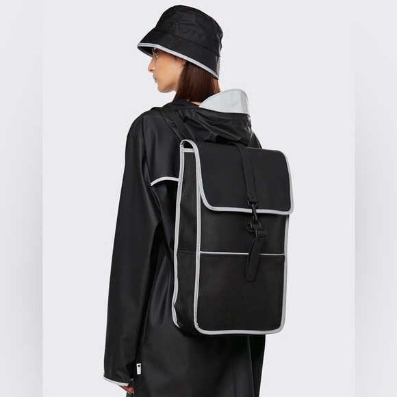 Rains Backpack Reflective 70 Black Reflective One Size Unisex NWT - Picture 1 of 2